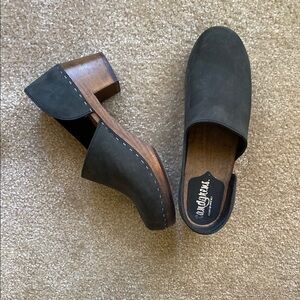 Sandgrens Handmade Swedish Wood Closed-Back Clogs for Women | Brett Low